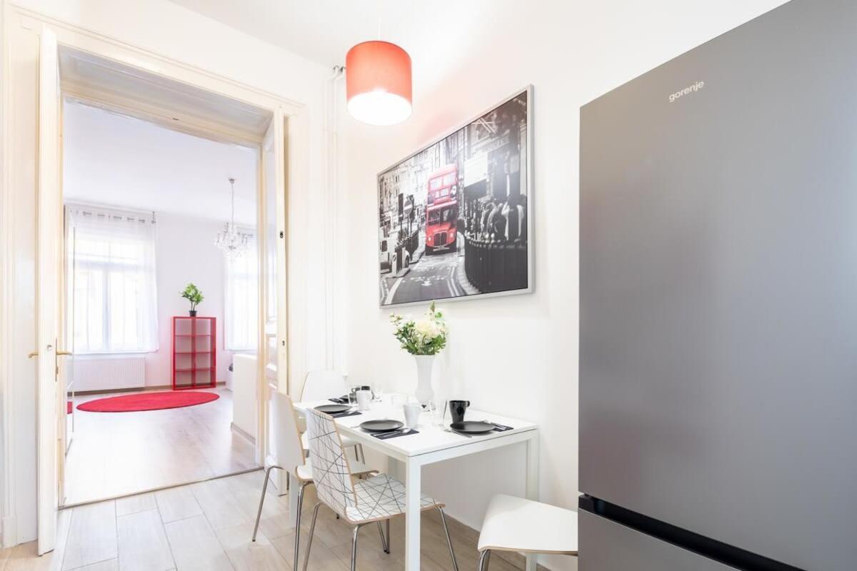Super Central Convenient Apartment Budapest Exteriör bild