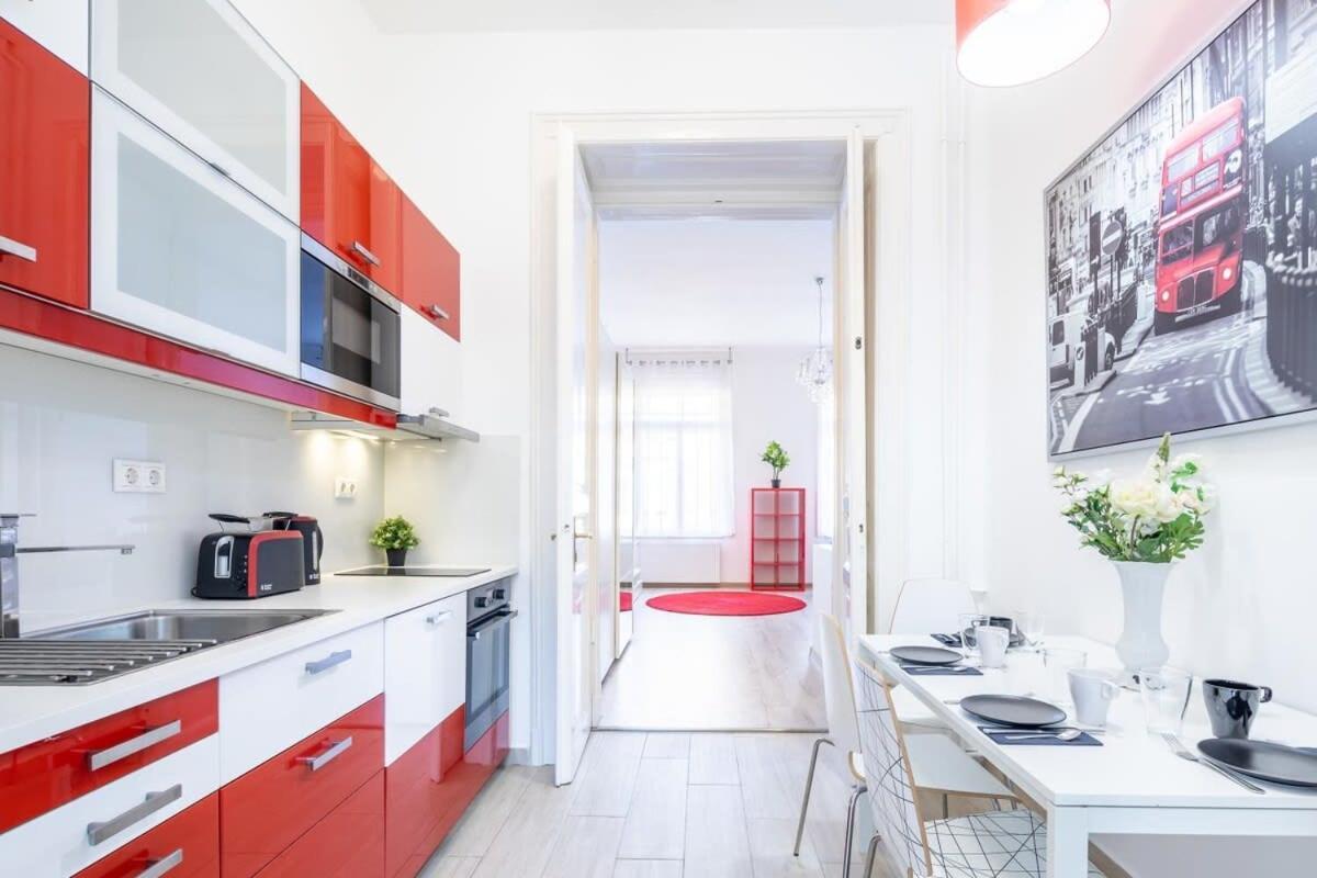 Super Central Convenient Apartment Budapest Exteriör bild